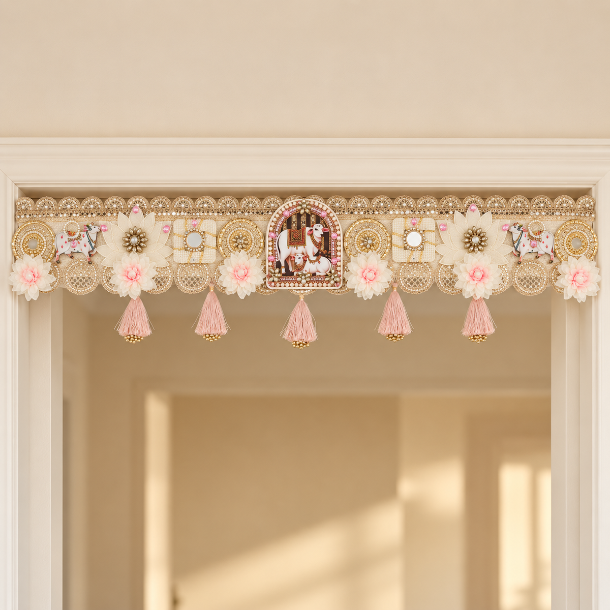 Gokuldwaar | Handcrafted Ivory & Blush Luxury Bandarwal | DEVIQ | BW-1008